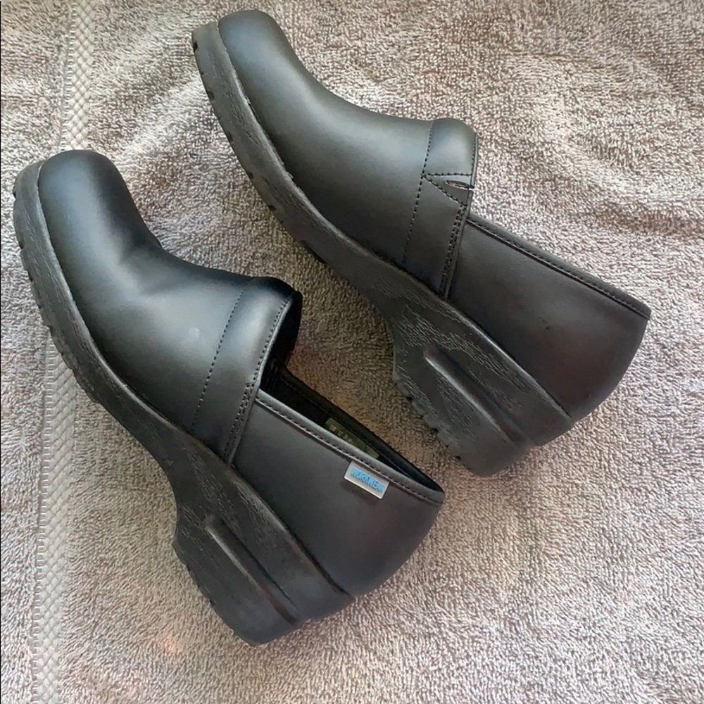 Clogs - Picture 3 of 5